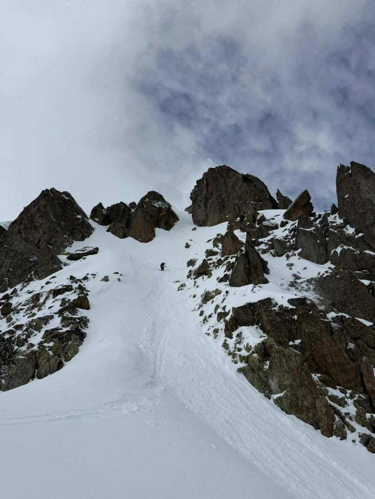 Guide UIAGM en ski hors piste massif du Mont-Blanc