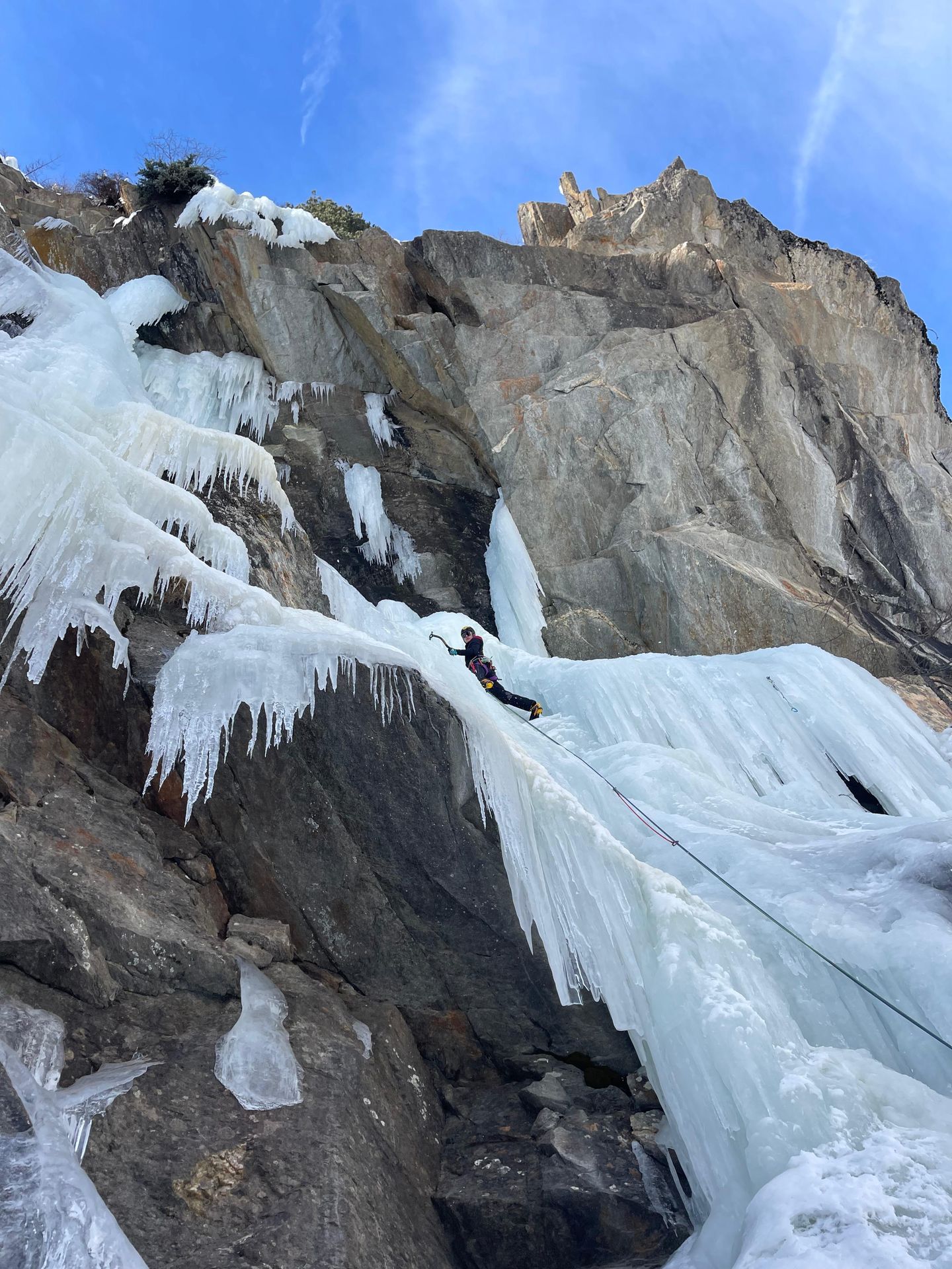 Technique piolet crampon cascade de glace - guide Chamonix